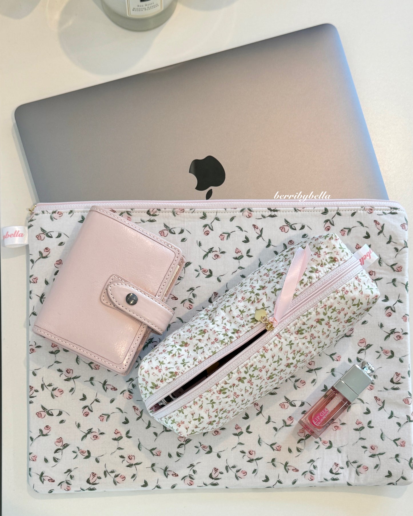 Dreamy Rose Laptop Sleeve