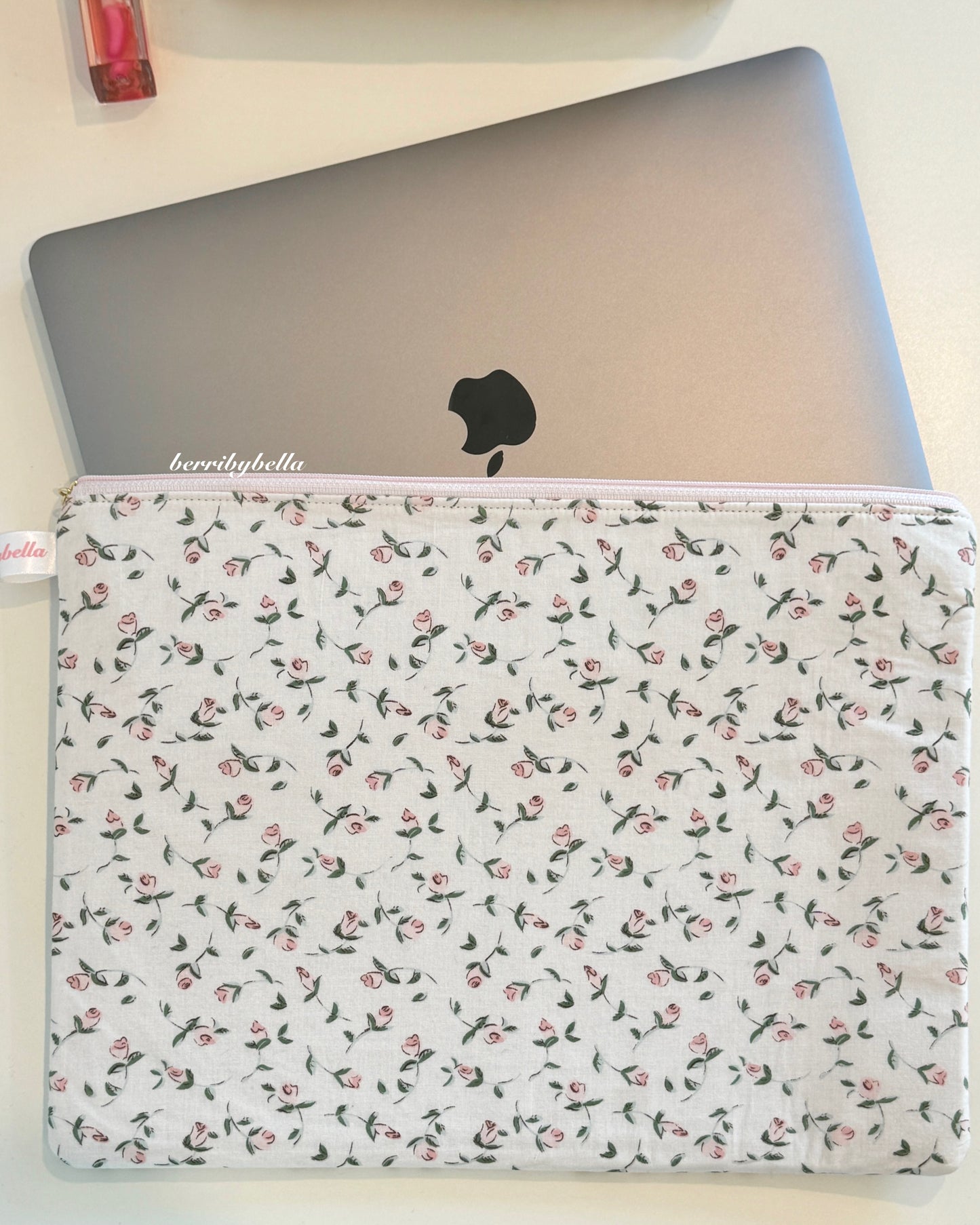 Dreamy Rose Laptop Sleeve