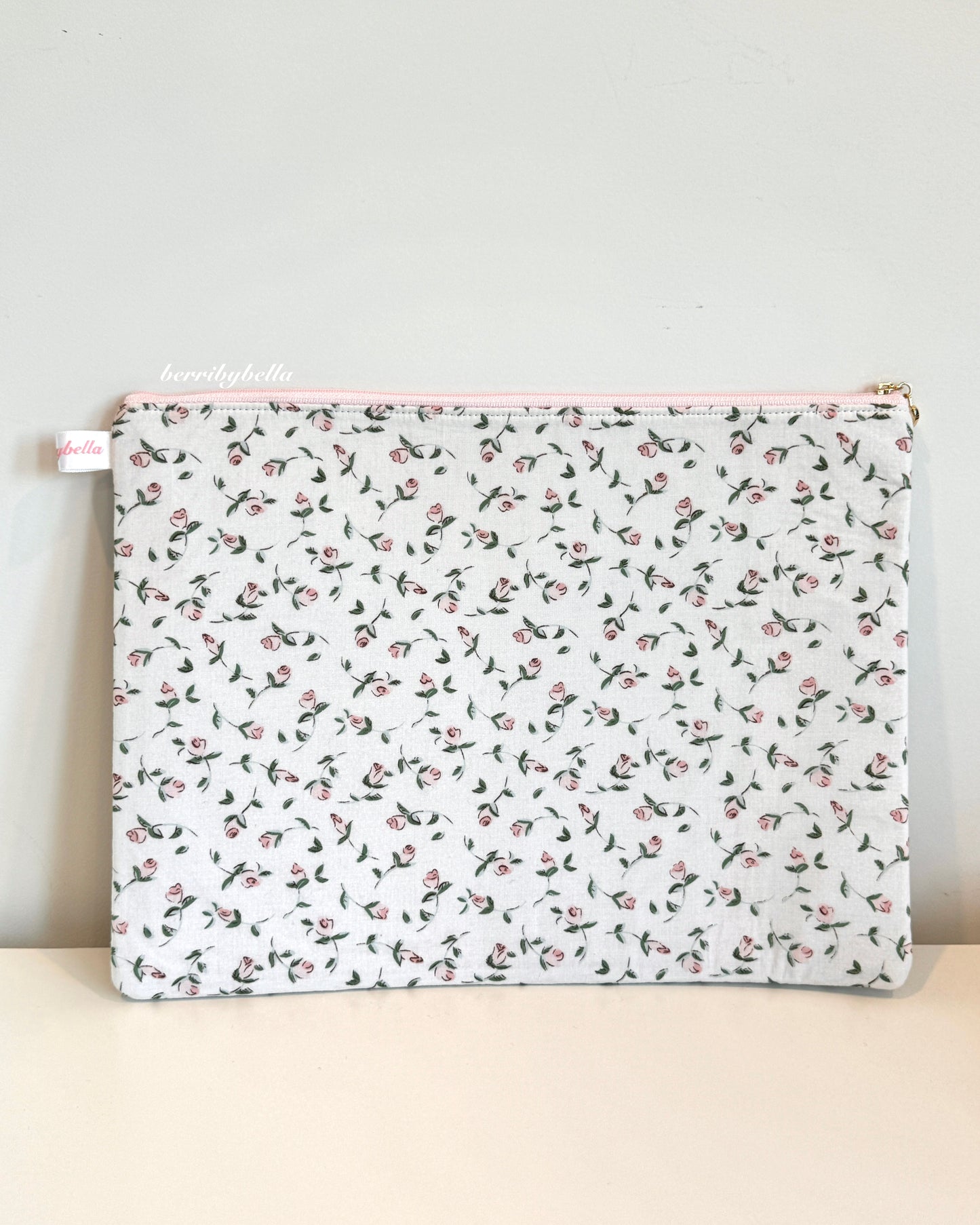 Dreamy Rose Laptop Sleeve