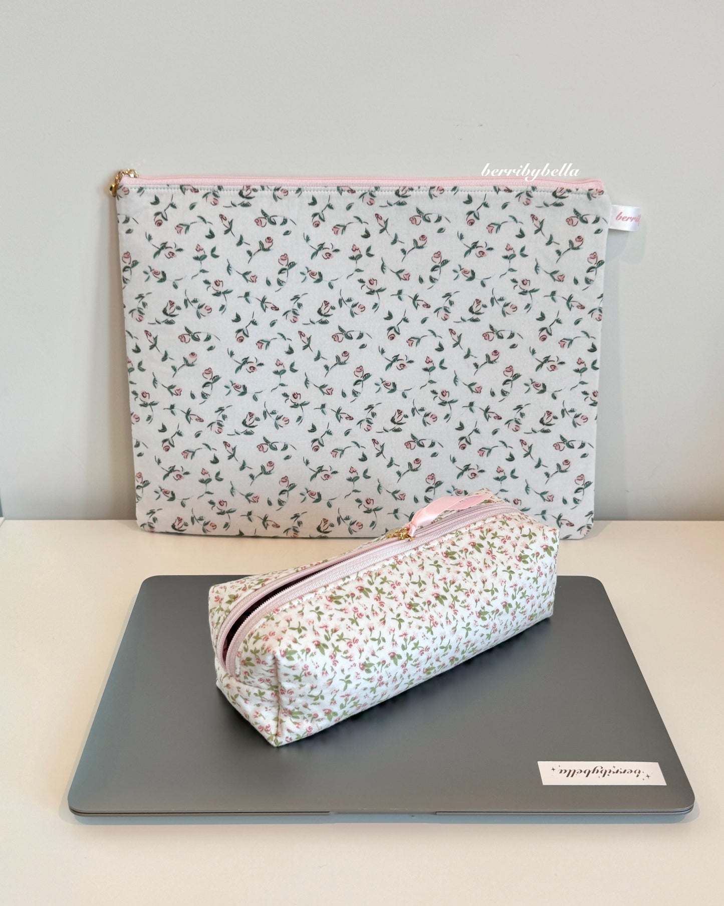 Dreamy Rose Laptop Sleeve